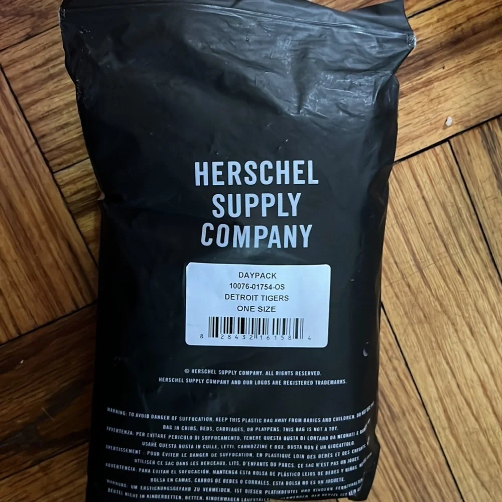NWT Hershel packable tigers backpack - Picture 4 of 6